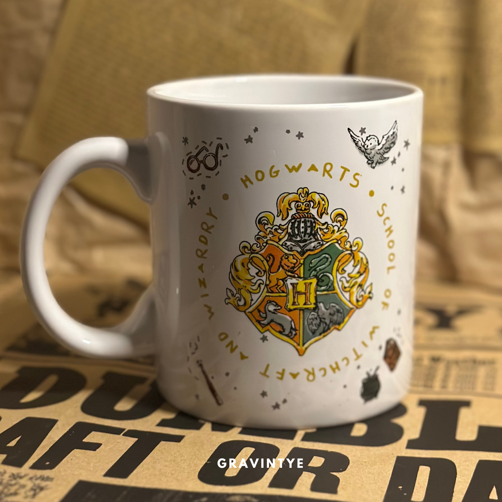 TAZA DE CERÁMICA DEL MUNDO MÁGICO 20 OZ