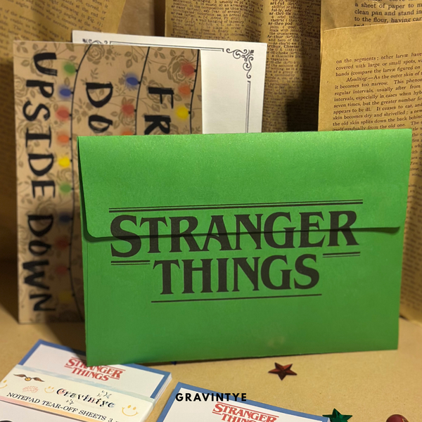 STRANGER THINGS BUNDLE NOTEPADS 3X3 / CARD / STICKERS